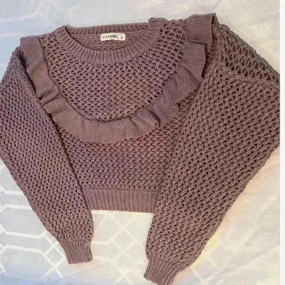 ✨Love to be spoiled knitted sweaters. Size small - Picture 3 of 7